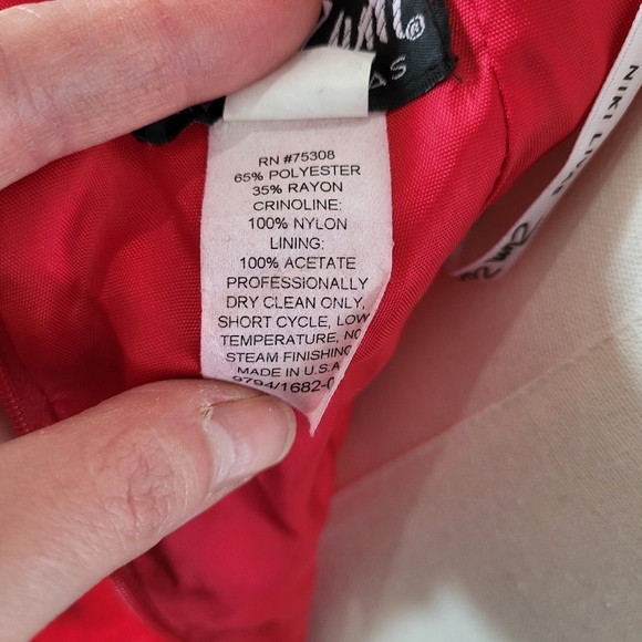 NWT Zum Zum By Niki Livas Red Mermaid Lace Halter Prom Gala Formal Gown - Picture 12 of 16